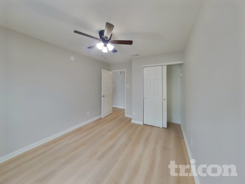 Building Photo - 9544 W Campfire Dr