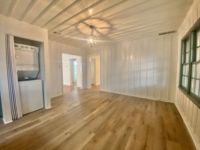 Building Photo - PRE- LEASING NOW for 7/09/2026