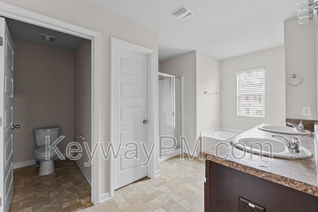 Building Photo - 5033 Vine Ln