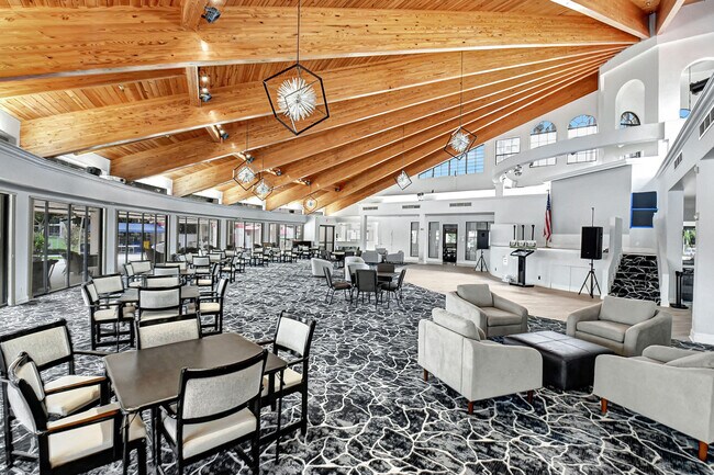 Building Photo - 7677 Lexington Club Blvd