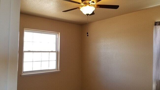 Building Photo - 117 Lockwood Dr