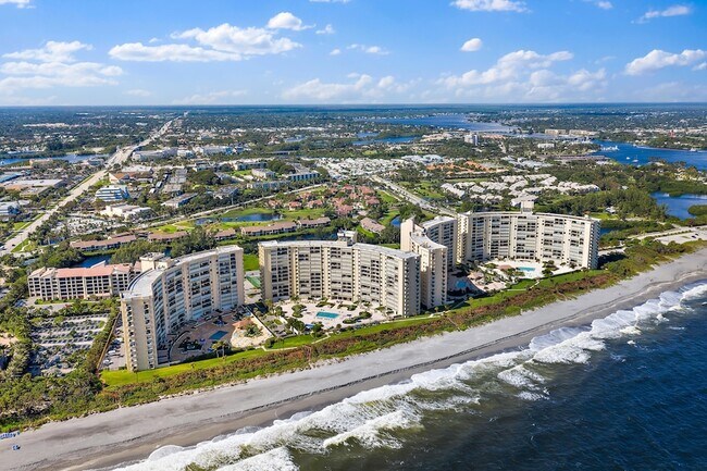 Building Photo - 300 Ocean Trail Way