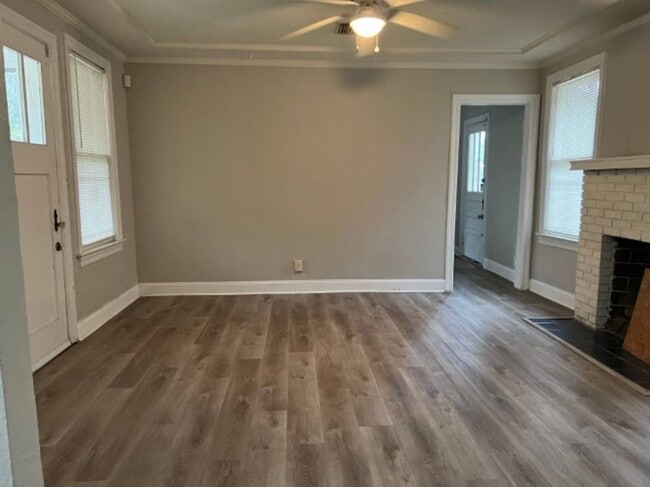 Building Photo - Home For Rent