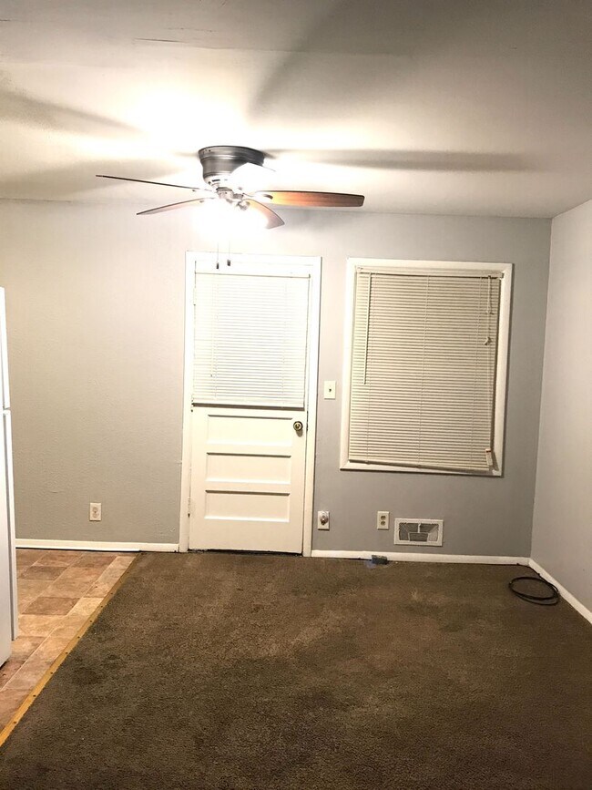 Building Photo - Move In Ready Cozy 3 bedroom