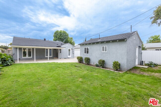 Building Photo - 14327 Martha St