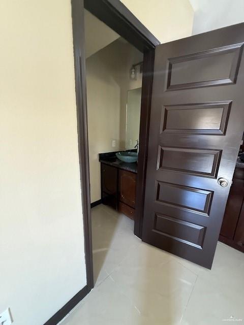 Building Photo - 22 W Daffodil Ave