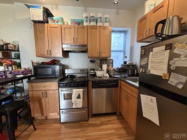 Building Photo - 16 Aberdeen St