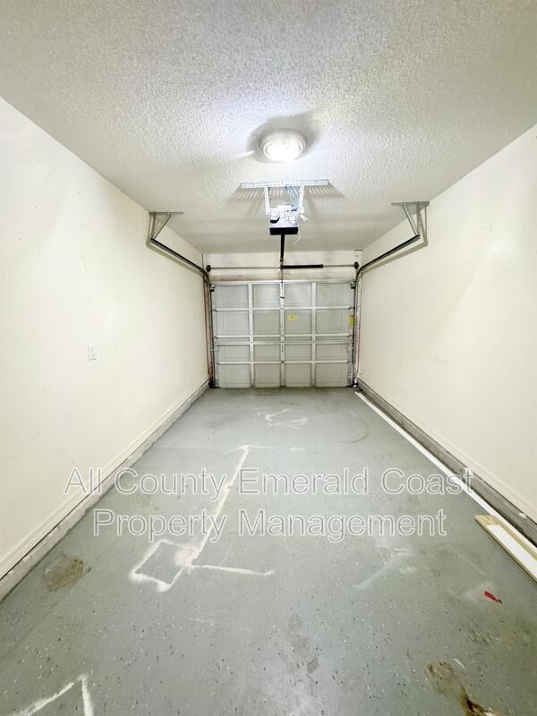 Building Photo - 293 Dahlquist Dr