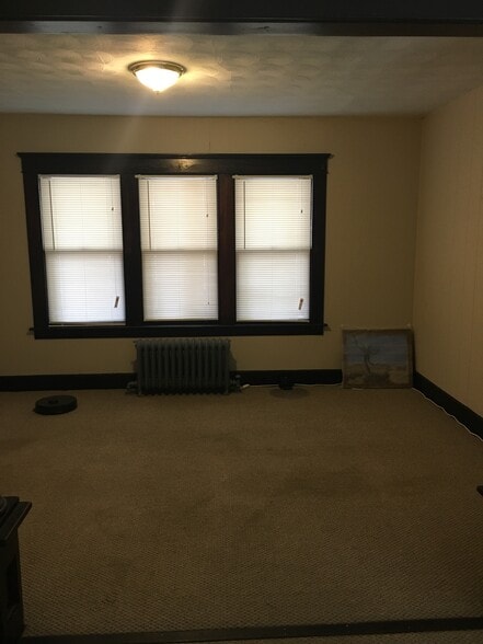 Front room - 13 Homestead Ave