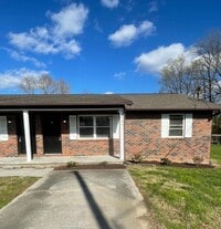 Building Photo - Cozy 2-Bedroom Townhome in West Knoxville!!