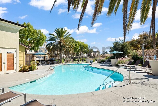 Building Photo - 634 Elderberry Dr