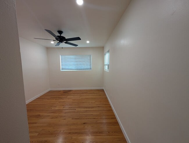 Building Photo - Single Story 3 Bedroom Home in Vista!