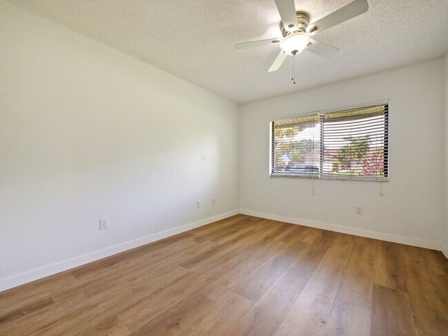 Building Photo - 7970 Glen Abbey Cir