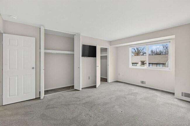 Building Photo - 8 Knightsbridge