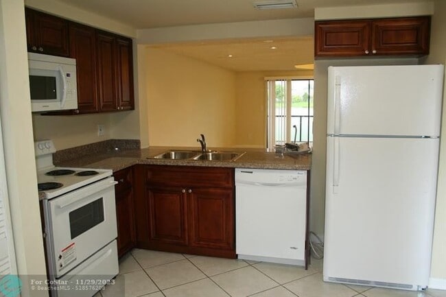 Building Photo - 4733 NW 90th Ave