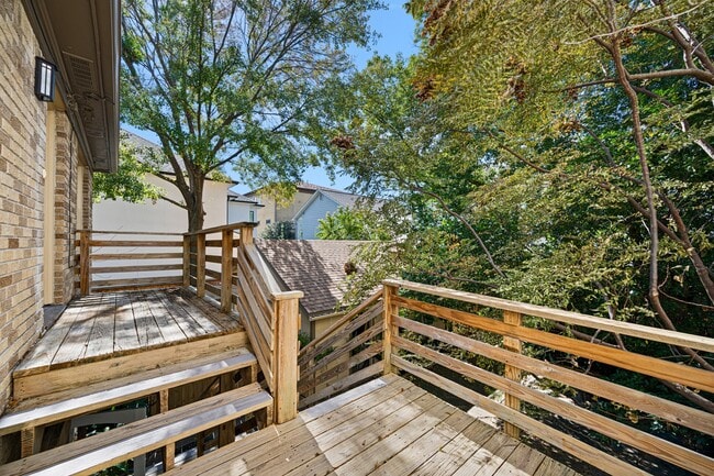 Building Photo - 1800 Woodhead St