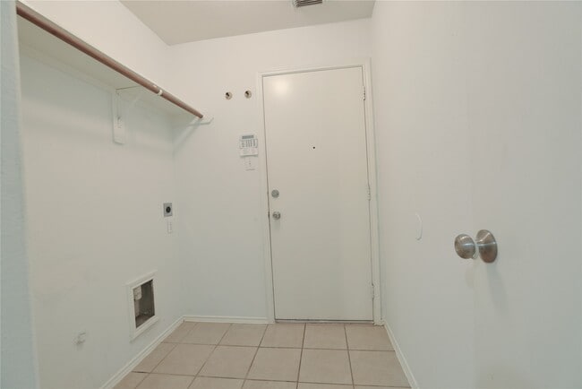 Building Photo - 7907 Fire Thorn Ln