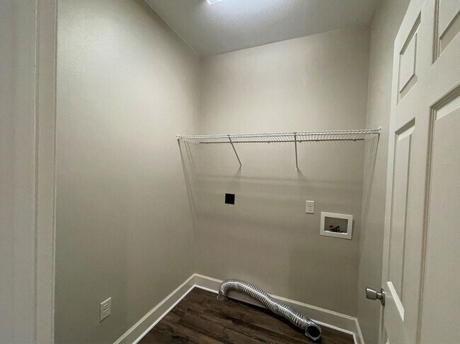 Building Photo - 505 Arbor Lake Dr