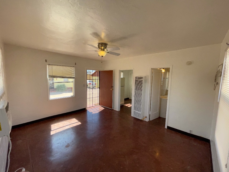 Building Photo - 1103 E Adams St