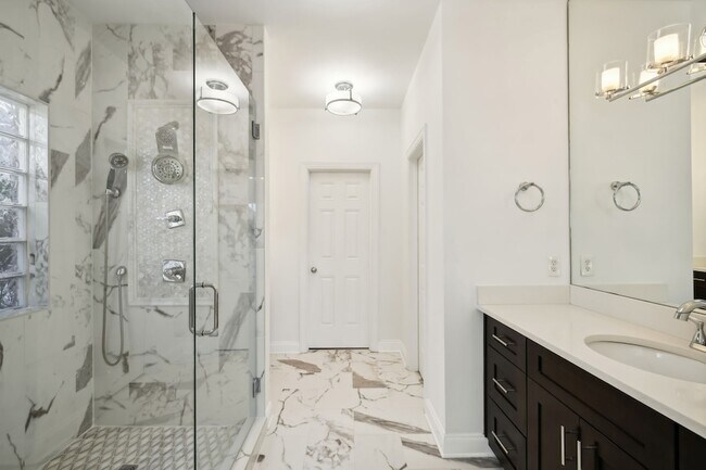 Building Photo - 524 Pennystone Dr