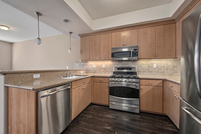 Building Photo - Luxury 2 Bedroom, 2.5 Bath Townhome Near D...