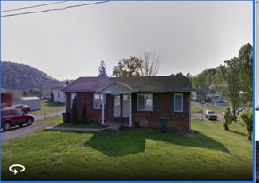 Building Photo - 602 Stuart Dr