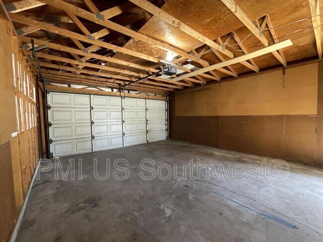 Building Photo - 3619 Gem St