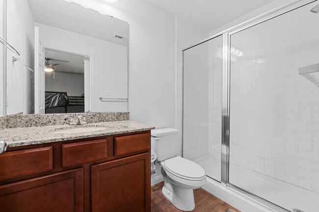 Building Photo - 404 Sloan St