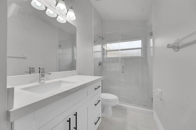 Building Photo - 13048 Meadowbreeze Dr