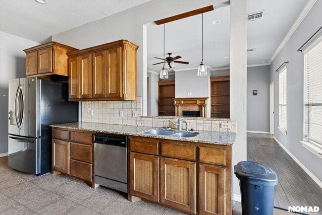 Building Photo - 941 NE 30th St