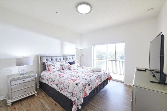 Building Photo - 2745 Oakwater Dr