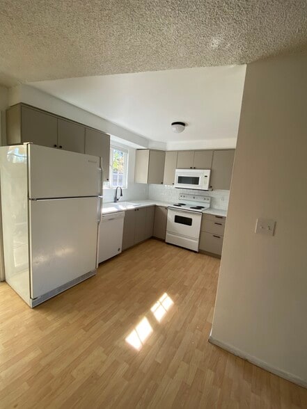 Building Photo - 1101 Hughes St