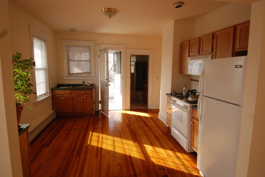 Kitchen - 20 Maple St