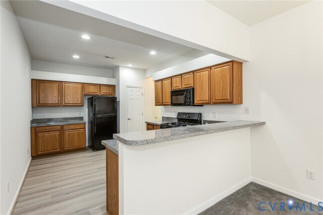 Building Photo - 7301 Norwood Pond Pl
