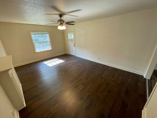 Building Photo - 1013 S 25th St