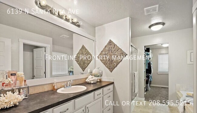 Building Photo - 6139 N Santa Rita Ave