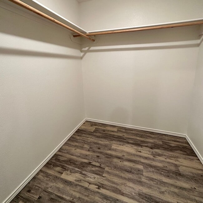 Building Photo - 1101 Preston Trails