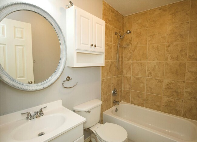 Building Photo - 2419 Fox Water Dr