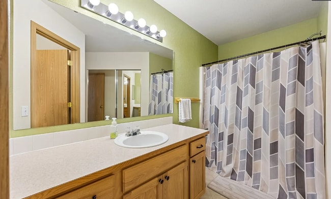 Building Photo - Beautiful 2 Bedroom, 2 Bath Bridlewood Rambler with Modern Upgrades in Tumwater
