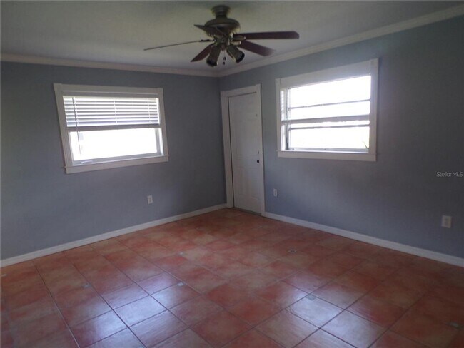 Building Photo - 270 Belaire Ct