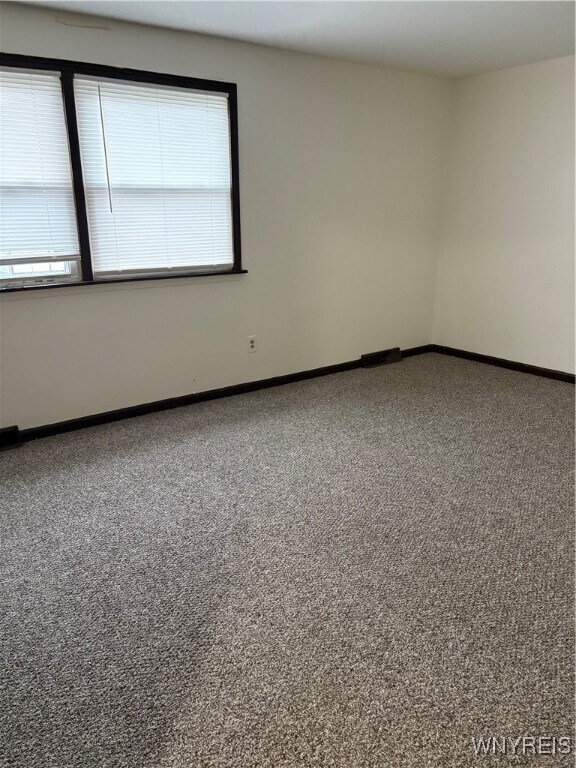 Building Photo - 427 Kaymar Dr