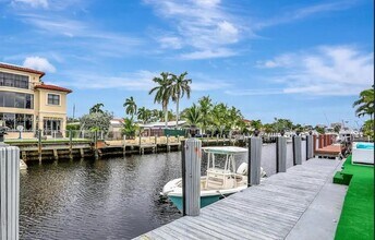 Building Photo - 2321 SE 15th St