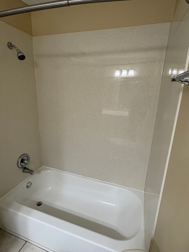 Building Photo - 1440 Slade Ave