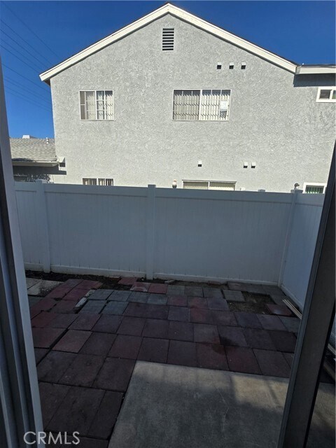 Building Photo - 8062 Trask Ave