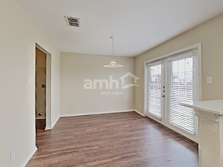 Building Photo - 7915 Arabian Cv