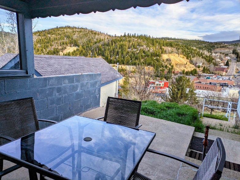 Building Photo - 202 E 3rd High St