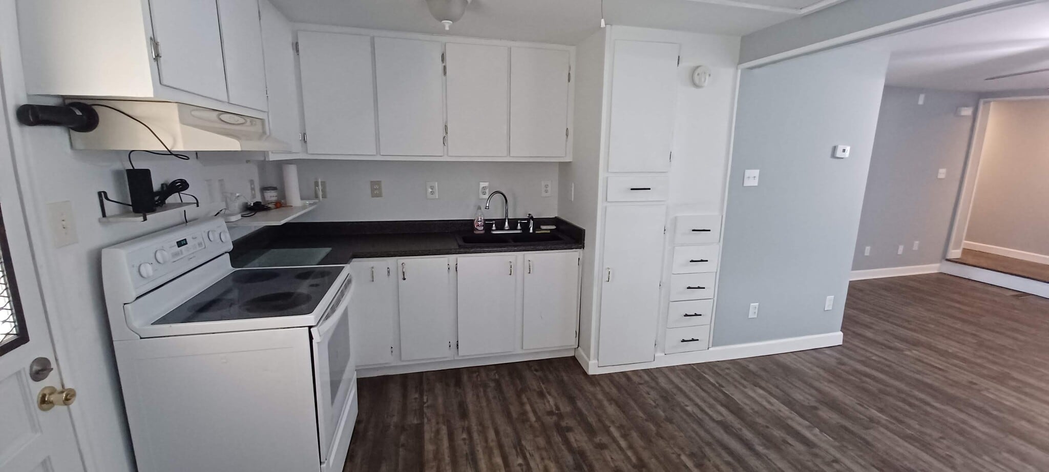 Kitchen - 407 William St