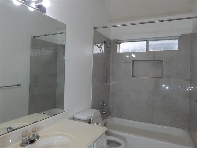 Building Photo - 804 Sansome Dr