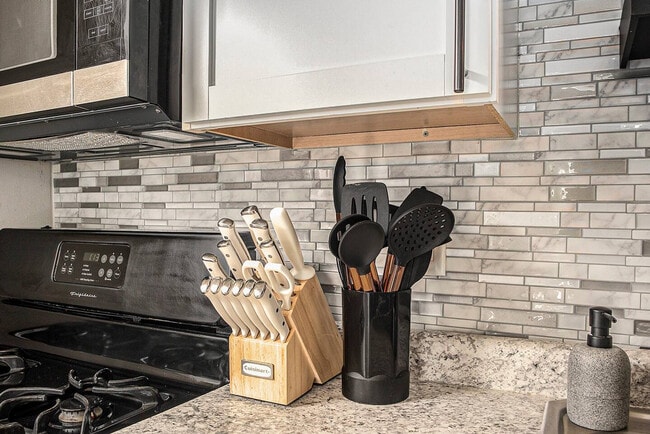 Building Photo - 415 6th St NW