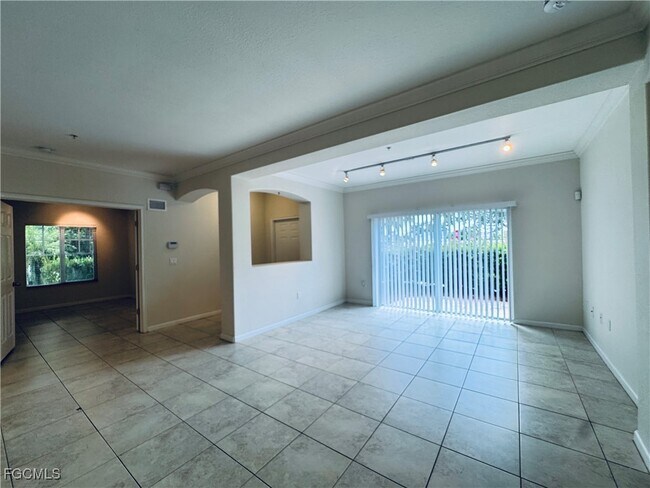 Building Photo - 13100 Bella Casa Cir